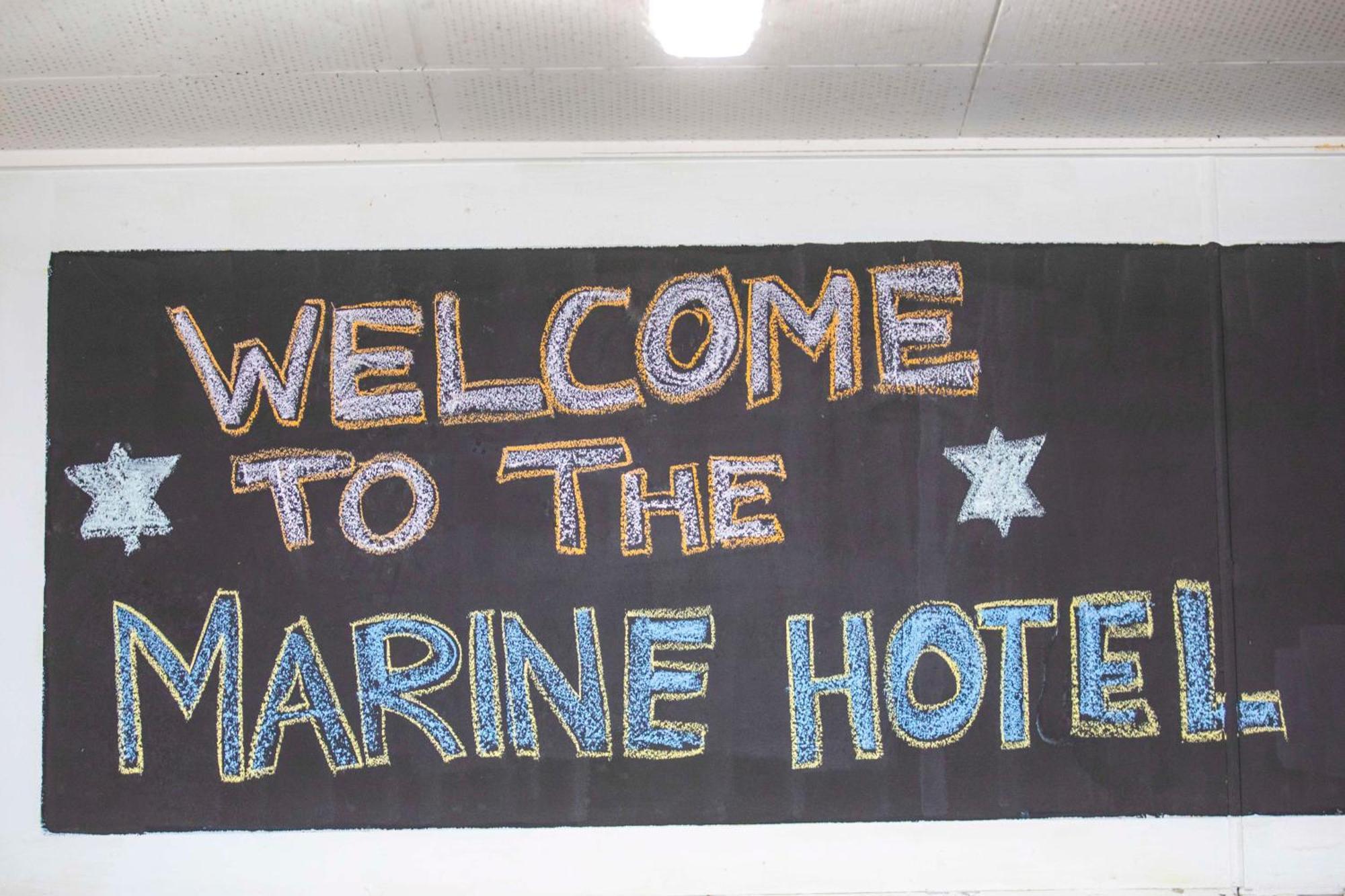 Nightcap At Marine Hotel 카드웰 외부 사진